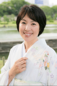 白駒妃登美氏
